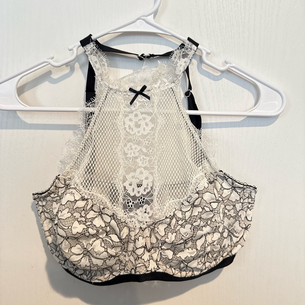Victoria's Secret Lace Bralette in white and Black - Picture 1 of 3